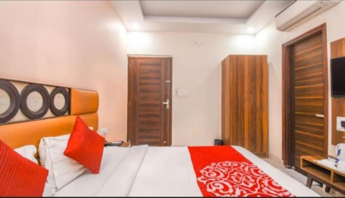 Hotel Roma Deluxe - New Delhi Railway Station Экстерьер фото