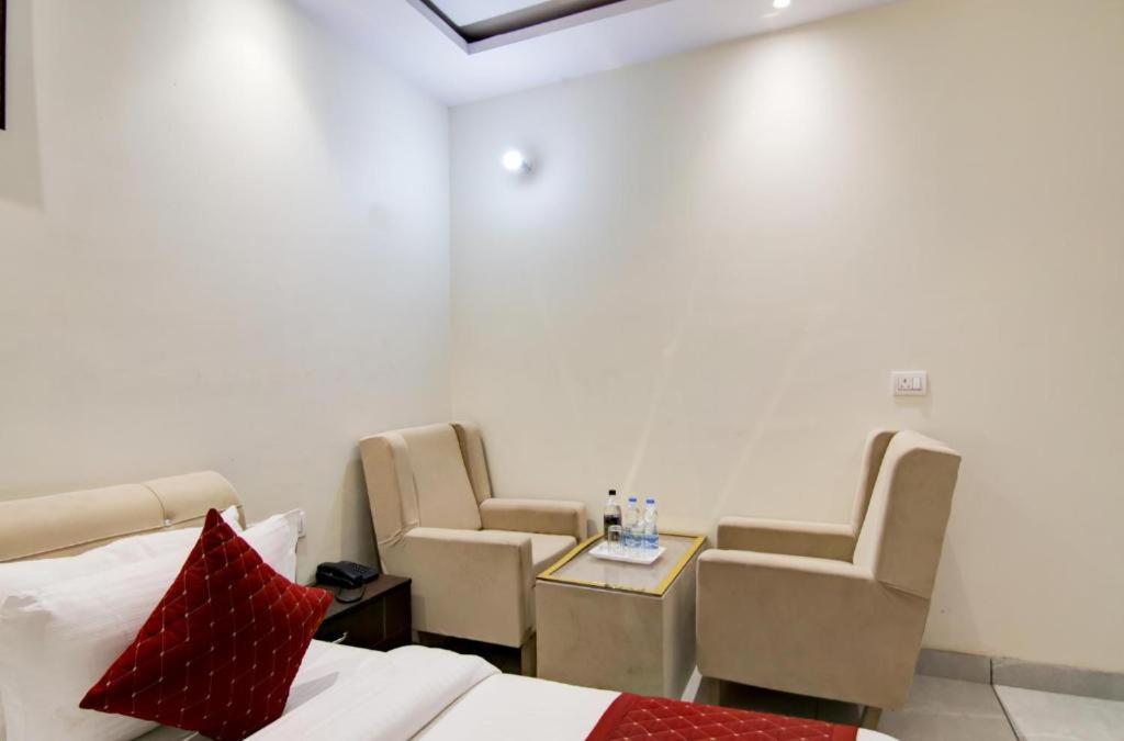 Hotel Roma Deluxe - New Delhi Railway Station Экстерьер фото